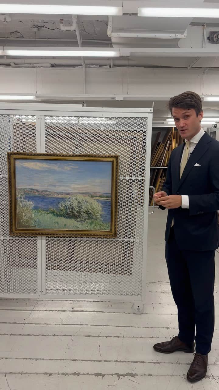 クリスティーズのインスタグラム：「Unseen by the public for nearly a century, Monet’s exquisite ‘Les Bords de la Seine près de Vétheuil’   This luminous painting vividly depicts the gentle rustling of the reedy foliage, and the dramatic effect of the sun as it saturates the verdant banks of the river. With its sensitive description of the changing effects of light on water, the views of the Seine at Vétheuil indeed presage the last great series of Monet’s career: the waterlilies at Giverny. ‘Les Bords de la Seine près de Vétheuil’ belongs to an important series of works created by the artist depicting the landscape around the village where he lived and worked between 1878 and 1881. Featured in our Tour de France selling exhibition, this work along with others celebrate the rich diversity and unparalleled beauty of art from France as seen through the eyes of some of the world’s most accomplished artists. Tour de France: A Selling Exhibition is open online until August 31.  Tour de France | New York」