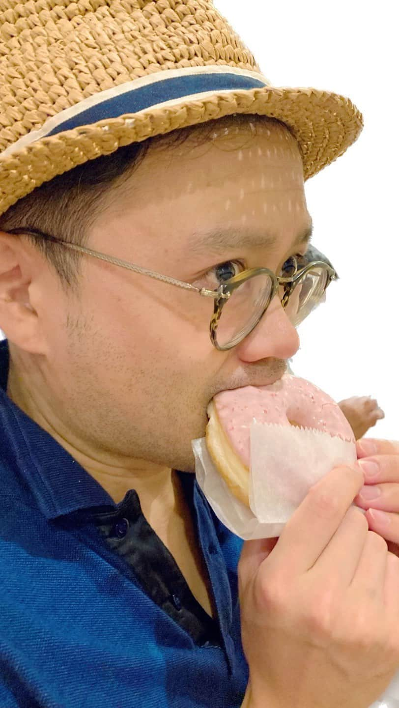 富岡晃一郎のインスタグラム：「🍩🍩🍩👄」