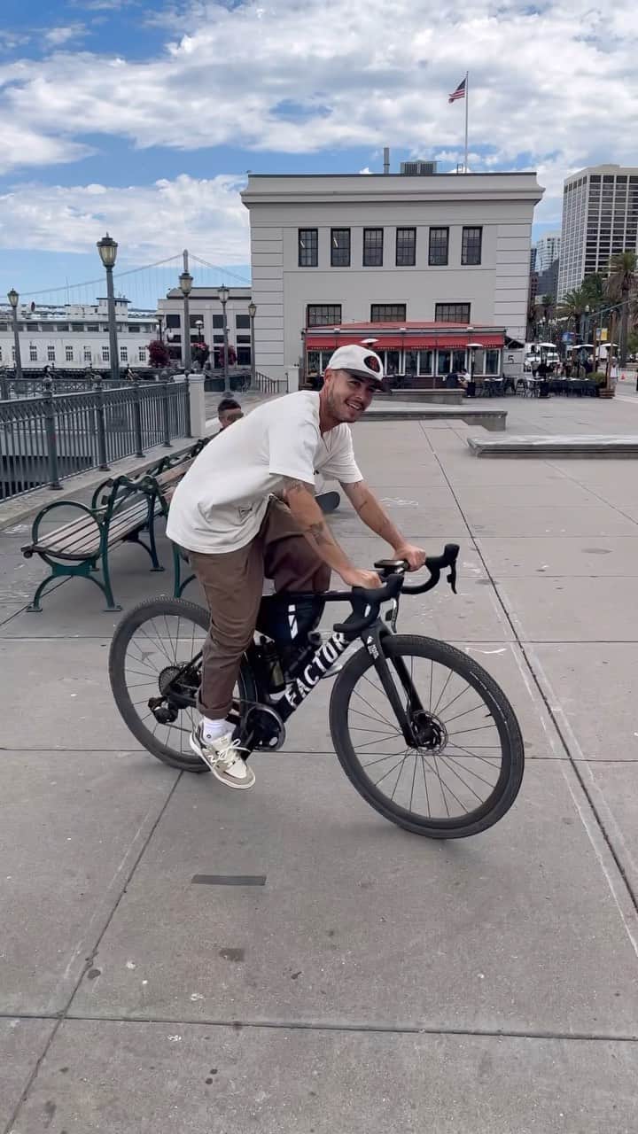 エフティーシーのインスタグラム：「Another Big Birthday Shout Out to the One and Only @jackcurtin 🍾🎊 20 Years of Reppin and Many More To Go. Happy 40th Birthday Fam ❤️ 📹 @pier7sf #ftc #ftcskateboarding #forthecity #ftcsanfrancisco #ftcjp #ftctokyo #ftcnagoya #ftcosaka」