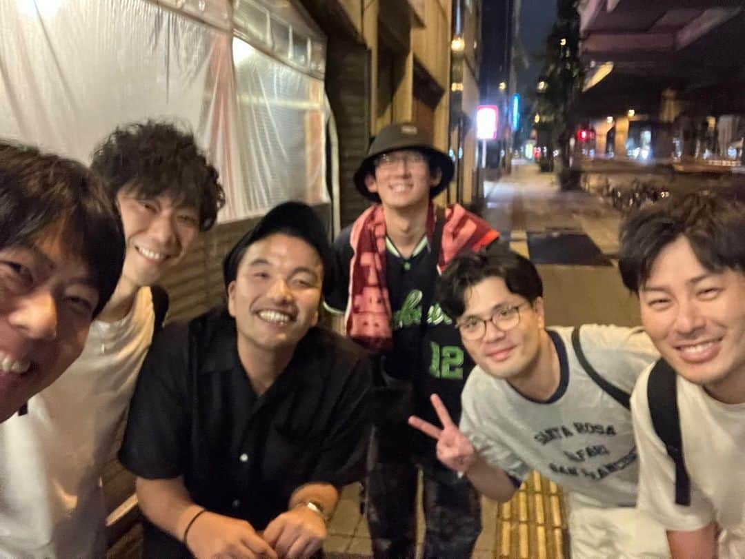 津田康平さんのインスタグラム写真 - (津田康平Instagram)「♾️ホールありがとうございました😊  盛山さんに最高の時間を過ごさせて頂きました🙇🙇  明日はプレミアファントーク、幕張でマユリカの童貞卒業ライブです👩‍🎓  よろしくお願い致します🔥  #見取り図　盛山さん #ロングコートダディ　透 #スロッピ　松間 #マユリカ　阪本 #面白同期山城 #マルセイユ　津田 #よしもと無限大ホール」8月16日 2時39分 - marseille_tsuda