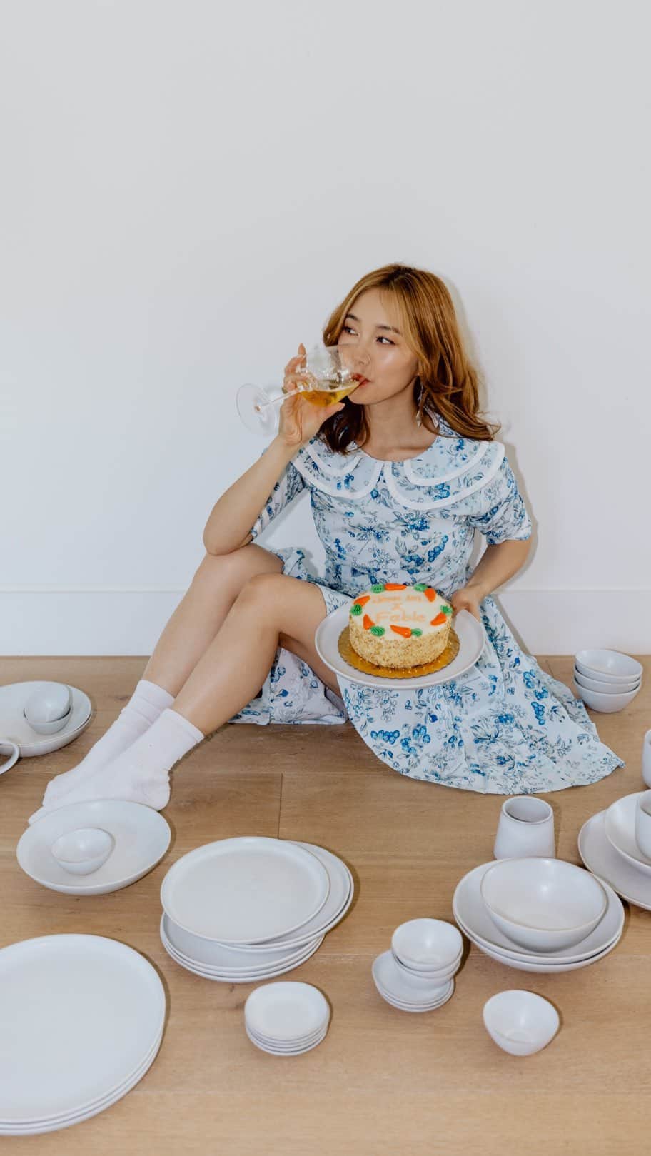 Jenn Imのインスタグラム：「IF you know me, you know I live for a great meal. So getting the chance to create my own unique collection with @dinewithfable was a dream. Stone Blue was inspired by Korean ceramics, she’s neutral but a little moody and a touch earthy. You can throw her in the dishwasher, microwave, and even the oven up to 450 degrees! This collection is limited—so head to fable.com and save 10% on the Base Dinnerware Set noooow! 🩵」