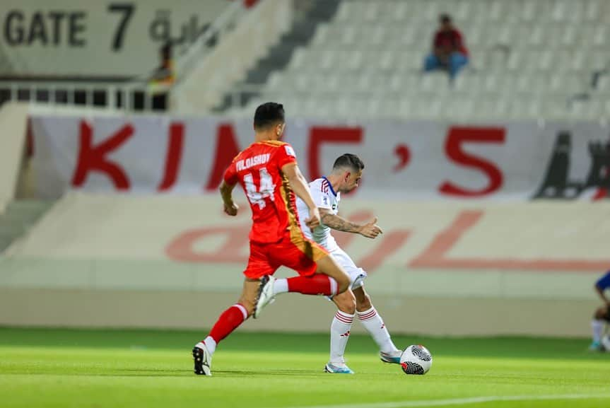 フランシスコ・アルカセルさんのインスタグラム写真 - (フランシスコ・アルカセルInstagram)「First official match ✅  It hurts not to score, I'm sure the goals will come ⚽️ lets go @sharjah」8月16日 3時47分 - paco93alcacer