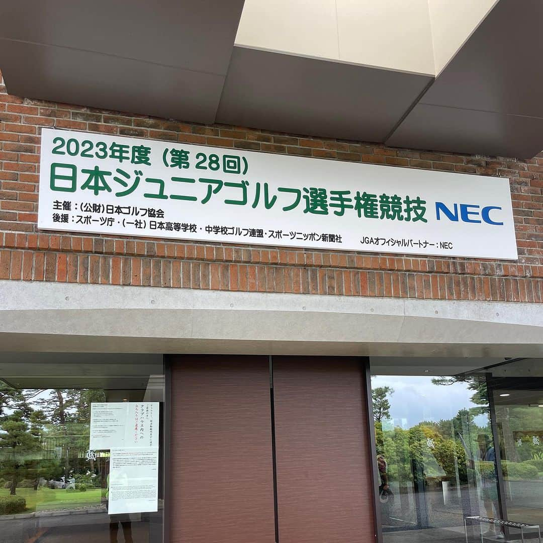 三浦辰施のインスタグラム：「日本ジュニア　はじまる  #日本ジュニア #ゴルフ #霞ヶ関カンツリー倶楽部 #東京オリンピック #エナジックスポーツ高等学院 #たむプロ #ゴルフコーチ #自然体スイング #ティーチングプロ #PGA #日本プロゴルフ協会語 #プレメンレッスン」