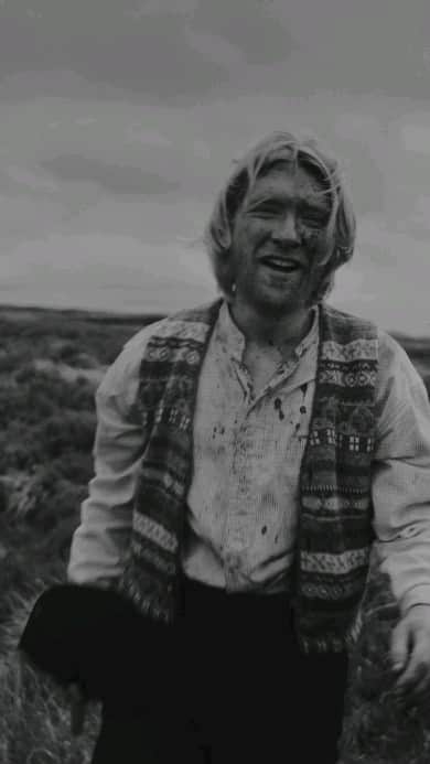 ホージアのインスタグラム：「The De Selby (Part 2) video starring Domhnall Gleeson is out tomorrow 🖤  Tune in for the @YouTube premiere on August 16th at 3pm ET / 8 PM BST. #UnrealUnearth   📽 (Link in story)」