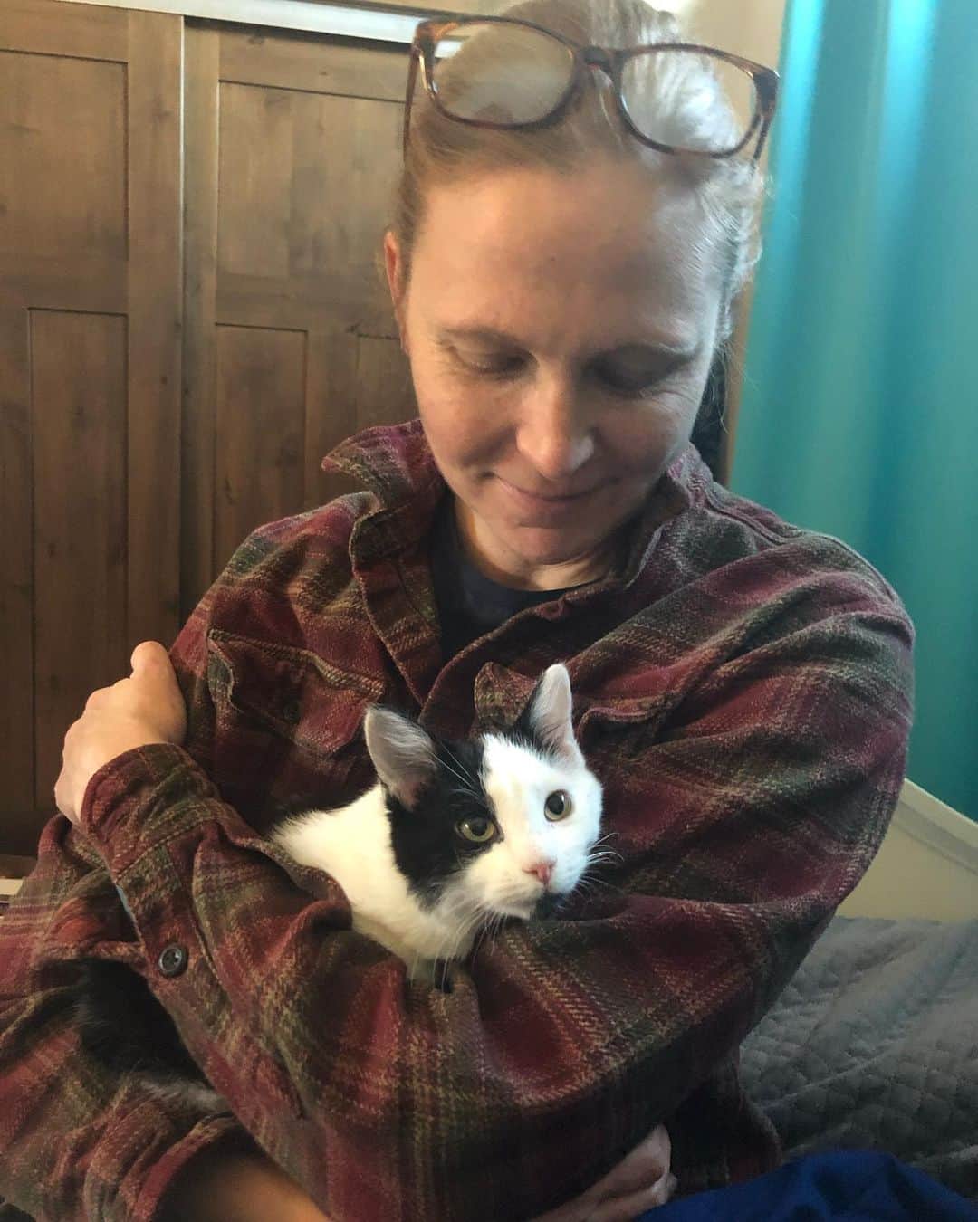 のインスタグラム：「Snorri’s mom here: I grew up on Maui, I have friends who lost their homes and their pets. There’s not much I can do from the mainland and it breaks my heart to read and hear the stories. I believe this is a marathon and it has only just begun! The Maui Humane Society is the only show in town, run by good people, a place that sparked my love of medicine, and made me who I am today. I worked there full time every summer through high school in the OR. Consider donating to their fundraiser. Link in bio. #lahainastrong #lahainafire #mauihumanesociety #mauinokaoi #mauistrong」