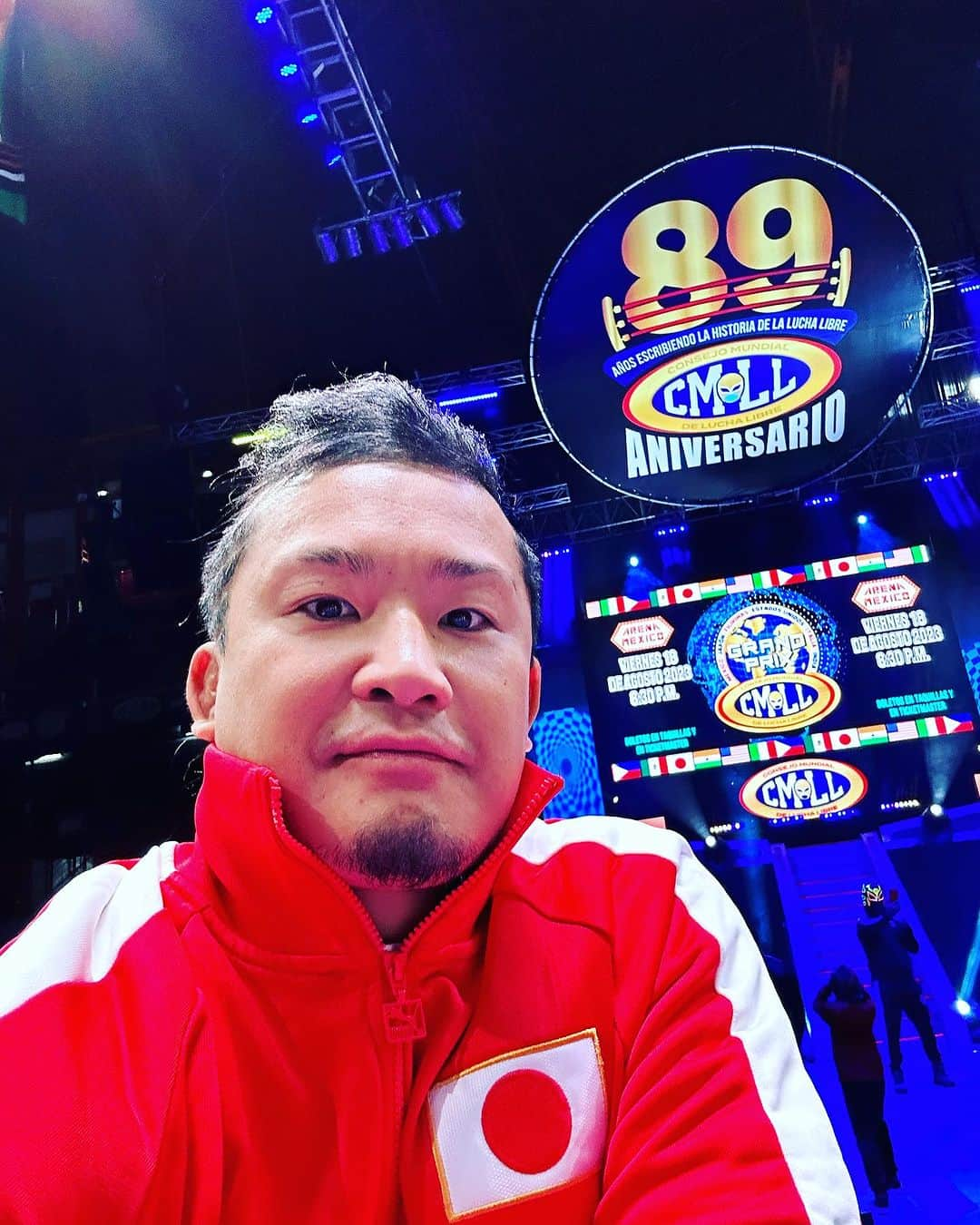 KUSHIDAのインスタグラム：「Honer. Estoy orgulloso de luchar por mi país. @cmll_mx @njpw1972」