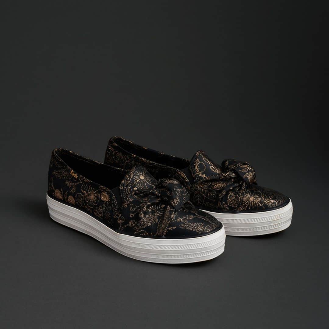 Kedsのインスタグラム：「Make an entrance into fall with statement-making Keds x Rifle Paper Co. styles.」