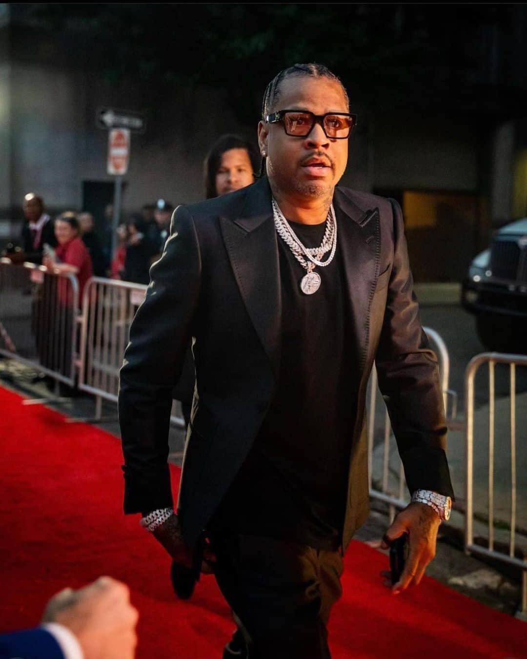 aleksmusikaのインスタグラム：「If you grew up in the Philly area there is only one GOAT 🐐 @theofficialai3, had the honor of AI wearing custom @musika for @dwyanewade HOF induction. Shout out to @jay__amin for doing all the leg work on this one. #AI #dwade #HOF」