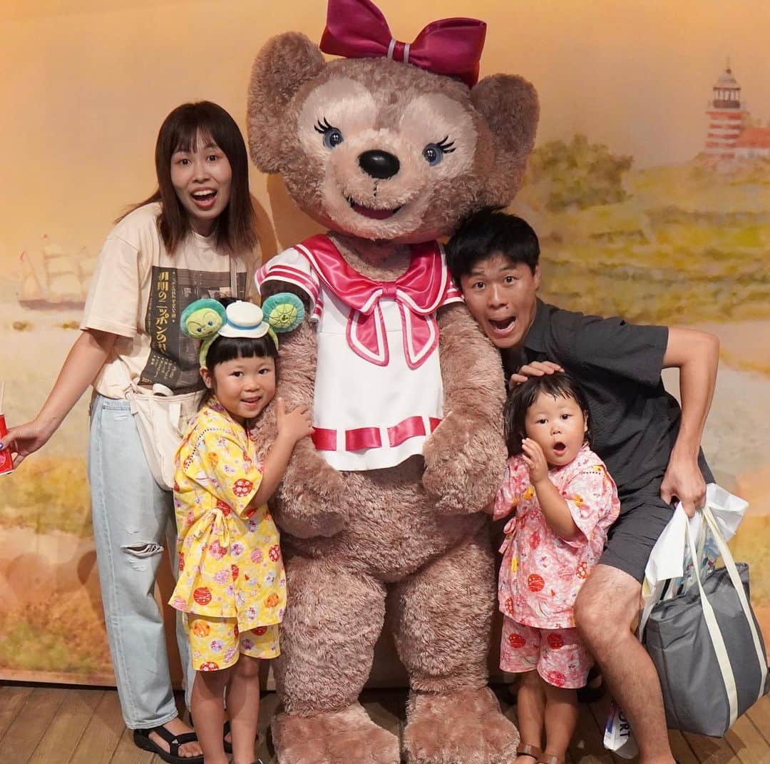 のインスタグラム：「日本最高🥺🥺🥺 ディズニーシー行けた☺️✨  1年に2回もディズニー行けるなんて人生で初かも😳  #夏っぽいコーデで合わせようと聞いていた #ぽる」