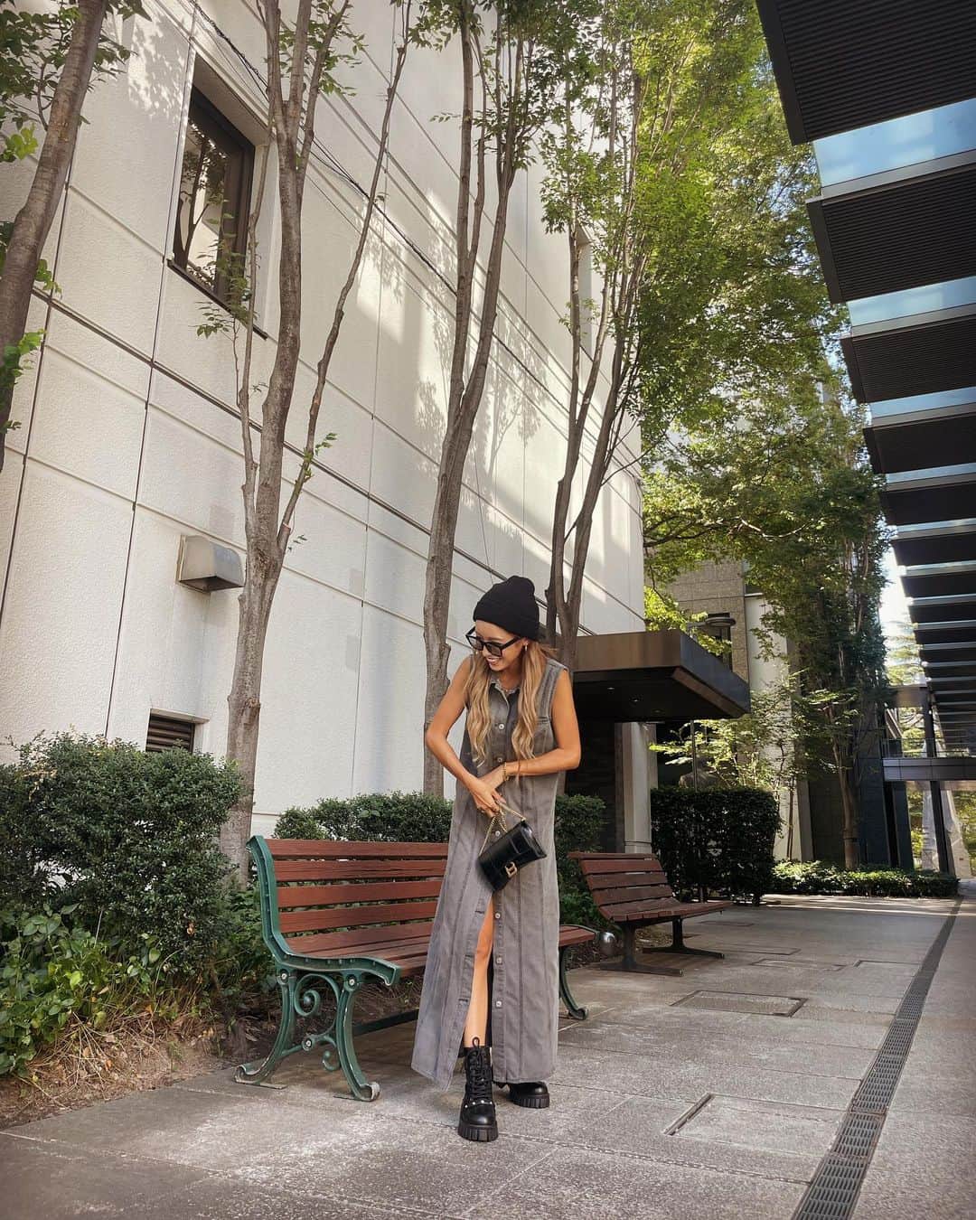 MIWAさんのインスタグラム写真 - (MIWAInstagram)「@blondey_official 🩶🎵 ㅤㅤㅤㅤㅤㅤㅤㅤㅤㅤㅤㅤㅤ ㅤㅤㅤㅤㅤㅤㅤㅤㅤㅤㅤㅤㅤ #fashion#デニムワンピ #デニムコーデ#ootd #3枚目はおまけ 🫠」8月12日 10時26分 - miwa.matsuhashi