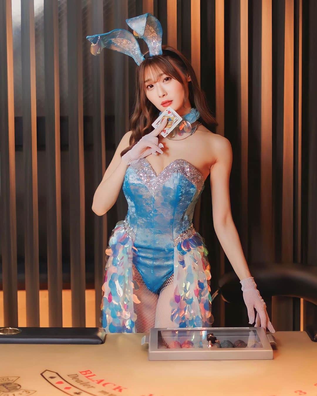 雪音まりな（まーりん）のインスタグラム：「. 舞台チケットの予約下さった方、本当にありがとうございます🙇‍♀️続々と報告頂いています。素敵な作品を届けられるよう、精一杯頑張ります💪💙 ご予約まだの方はインスタのストーリーハイライト「舞台チケット」からお申し込みください☺️ 皆さま、明日からの台風にはお気をつけて🥺🌪 . . . #雪音まりな #model #モデル #dancer #actress #インフルエンサー #influencer #japanesegirl #cosplay #bunny #バニーガール #バニー #casino」