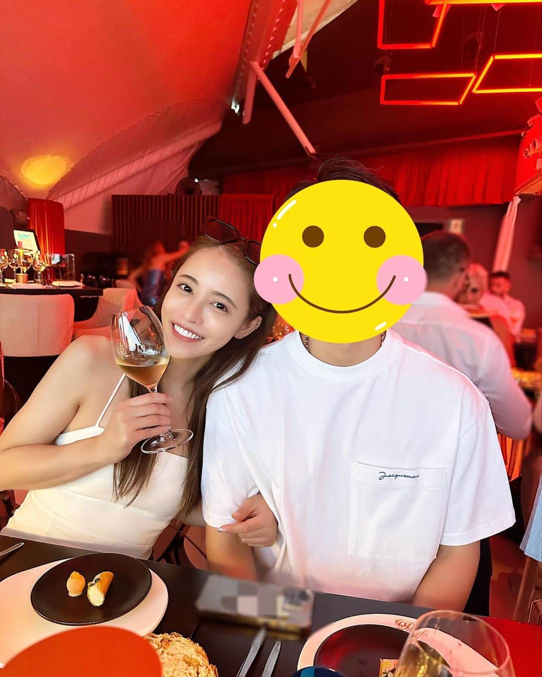 ririのインスタグラム：「🍒ℒ𝒾𝑜🍒  ibizaでいった場所で1番思い出に 残っている😃🌈  d͇i͇n͇n͇e͇r͇ ͇s͇h͇o͇w͇のクオリティが高過ぎて めっちゃ楽しかったです✨😂👏  全部の動画ないけど、 一部載せるね💃  ずっと𝒹𝒶𝓃𝒸𝑒みれて最高に幸せな時間でした🥺💓  こんな場所中々ないね🫣💫💫💫  #lio」