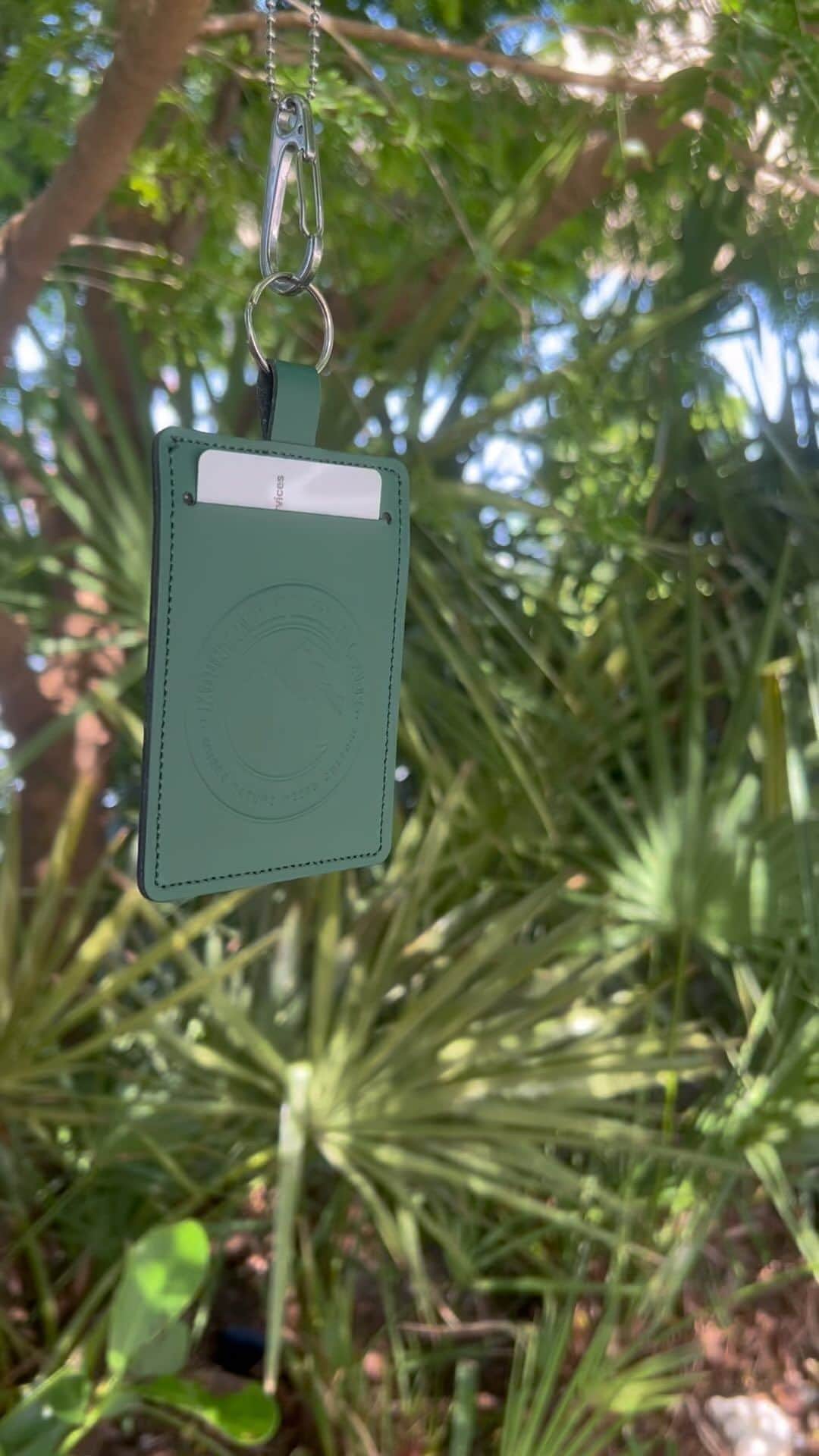のインスタグラム：「The Park Entry Cardholder now available at Mount-Avery.com. @mt.avery #wherenaturemeetsculture」