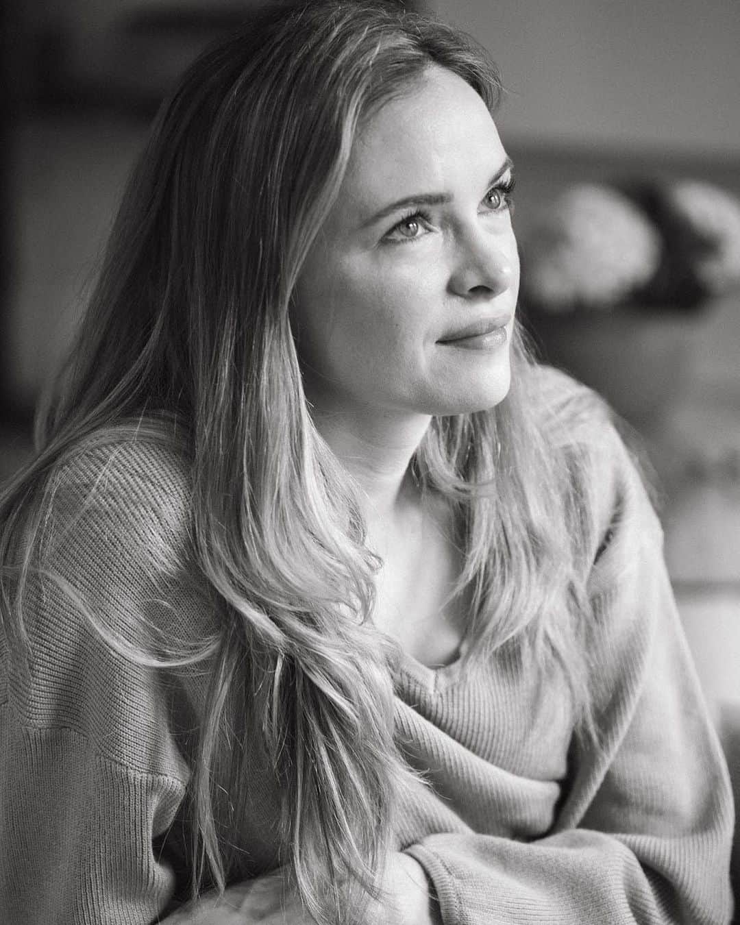 ダニエル・パナベイカーのインスタグラム：「Dreaming of the day my kids start to sleep in…」