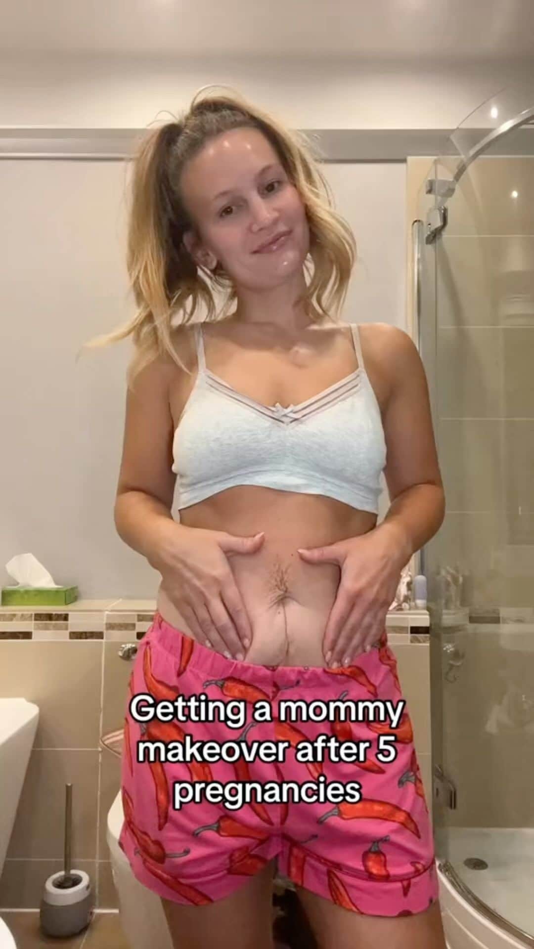 Anna Sacconeのインスタグラム：「If only it were this easy! 😂 #mommymakeover #plasticsurgery #breastlift #tummytuck #beforeandafter #annasaccone #sacconejolys #lipofilling #momof4 #mumof4 #4kidsmama #abdominoplasty #mastopexy #tummytuckbeforeandafter」
