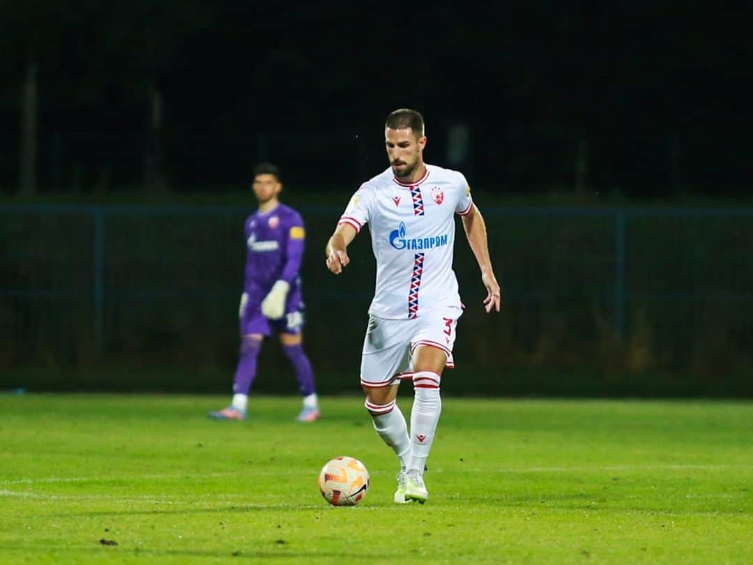 ミロシュ・デゲネクのインスタグラム：「❤️🤍⚽️ idemo dalje. Bravo」