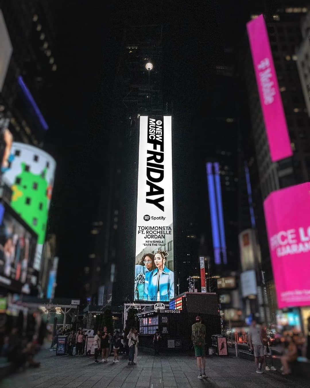 TOKiMONSTAのインスタグラム：「NMF plus @rochelle_jordan and I all the way up in Times Square NYC 🥹 Thnx @spotify for showing up for ya girls. Check out my new single “Eats the Tale”… the bridge to my forthcoming album 💕」