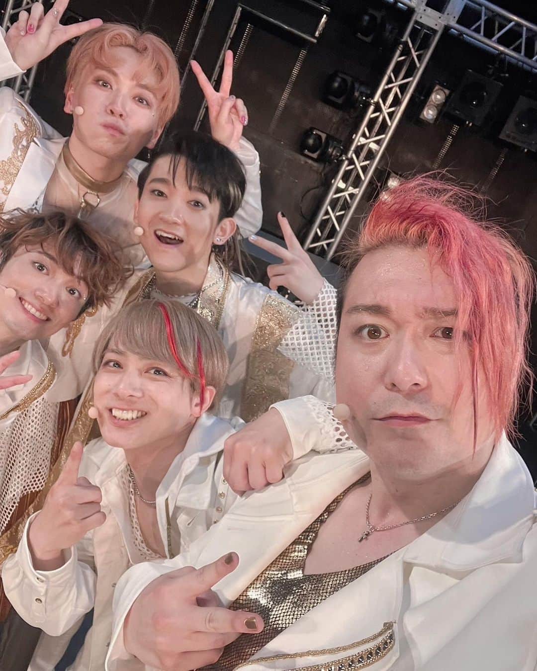 米原幸佑のインスタグラム：「#アルターボーイズ かけがえのない仲間 最高の刺激的な俳優達  ８月２９日まで」