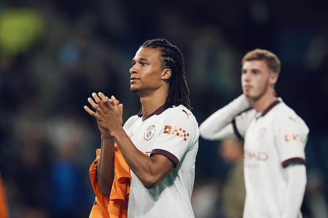 ナタン・アケのインスタグラム：「Perfect start to the season 💪🏽 Safe journey home everyone and enjoy the rest of your weekend! @mancity」