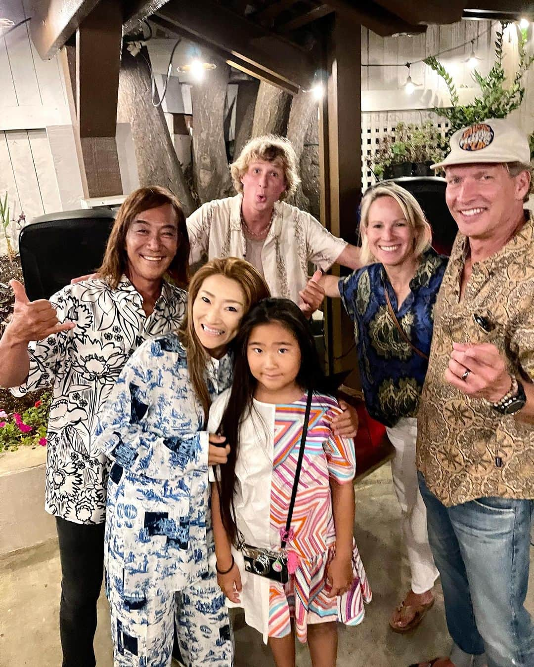 北紺守彦さんのインスタグラム写真 - (北紺守彦Instagram)「🇺🇸David Vanderveen Thank you so much for welcoming our  family,  who has moved from tokyo and  you again for congratulating me on my  60th birthday❣️  We truly appreciate it and are grateful   XSエナジードリンク創立者のDavidが 家族や仲間を呼んで 僕達の🇺🇸カリフォルニア移住の歓迎party👨‍👩‍👧 そして60歳の🎂誕生日を祝ってくれました❣️  なんて 嬉しいことだろう😃 本当にありがとう 感謝の気持ちでいっぱいです❣️  🇯🇵日本人として こうして🇺🇸アメリカ人に 歓迎されるって 国民的にも感激です  みんな いい素敵な人ばかり 日本の事を好意に思ってくれて嬉しかった  プロサーファー元 CT選手の🏄‍♂️Jeff Boothが 👬親子で参加してくれてたり  若い頃 よくサーフvideoを見てたので びっくりでした！(◎_◎;)  みんな 口を揃えて言うのが ここカリフォルニア🇺🇸オレンジカウンティは 全米で最高の場所だと❣️ 最高の場所に引越して来たねって🏡😊  素晴らしい人ばかり紹介してくれて 🇺🇸カリフォルニアライフが また新たに始まった … そんな日になりました  We look forward to continuing our relationship   @daveed58  #welcome  #californian  #family  #60th  #grateful  #dream」8月12日 7時10分 - morihiko.kitakon