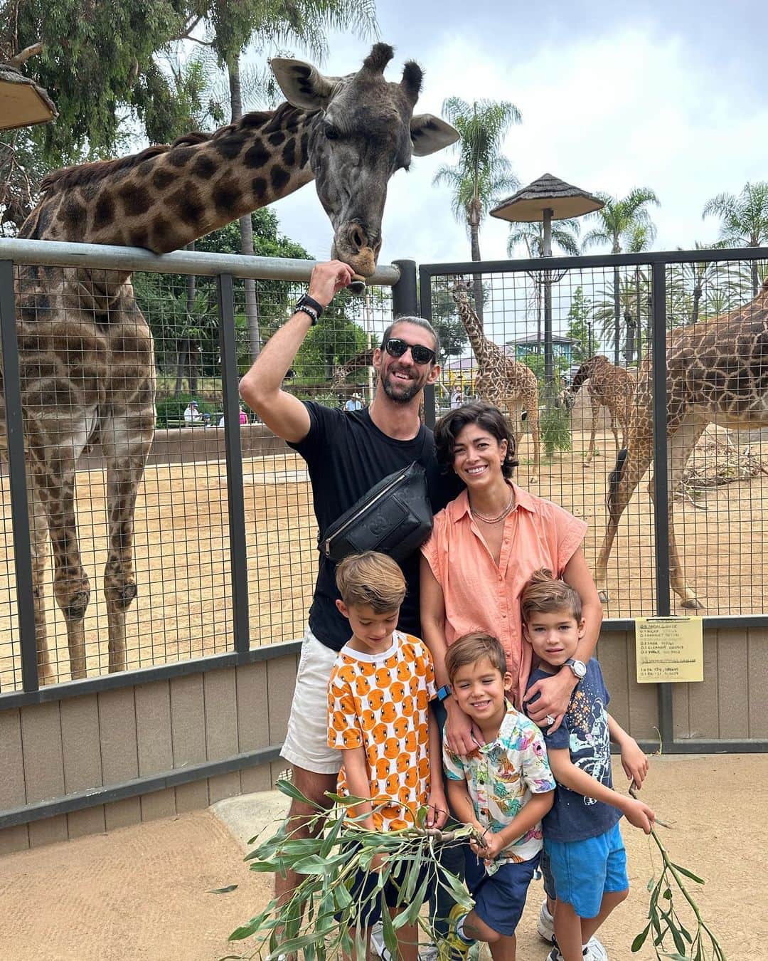マイケル・フェルプスのインスタグラム：「100 acres and over 12000 rare and endangered animals @sandiegozoo …. Do you think we covered all of em today?!? 🦛🦒🦁🐆🐻」