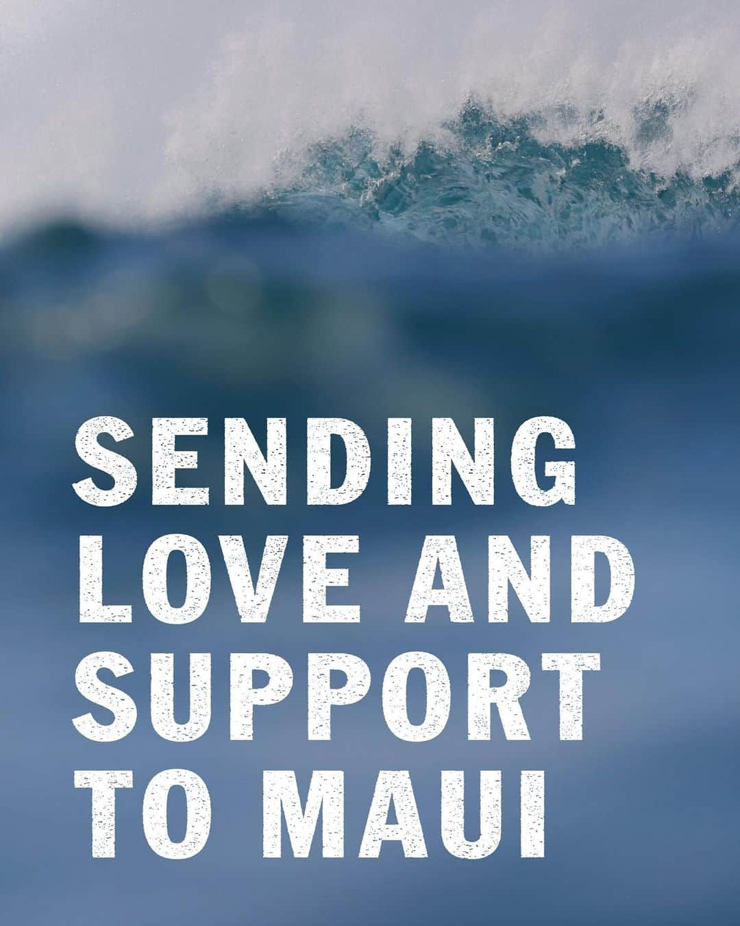 vansさんのインスタグラム写真 - (vansInstagram)「We have a long-standing history and commitment to the surfing community that is so deeply rooted in Hawaii. Like many, we’re working on understanding how we can best support the community in Maui long term. In the immediate, we’re sending donations through @hawaiicommunityfoundation. Please head over to their page if you’d like to help too.」8月12日 7時56分 - vans