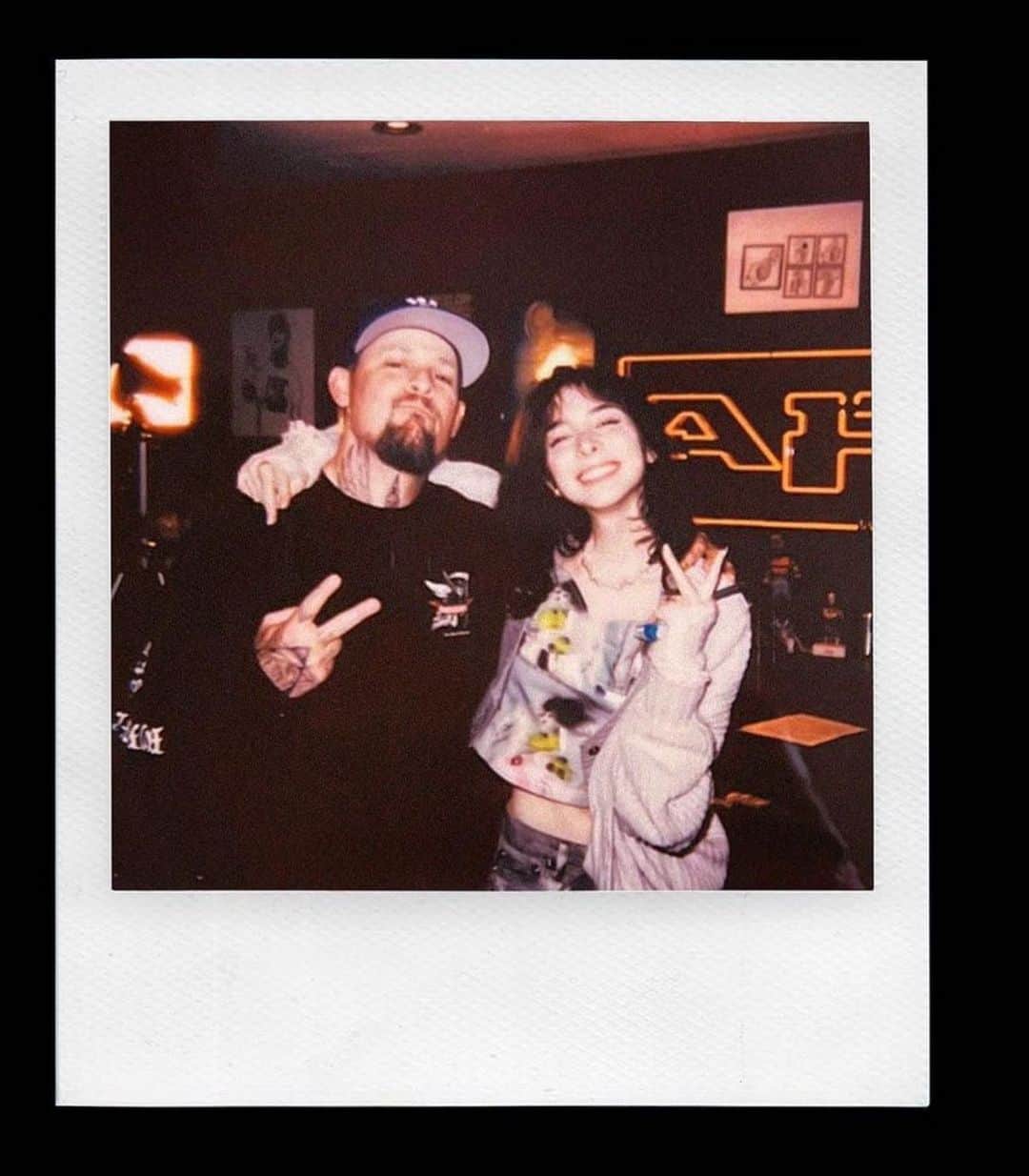 ジョエル・マッデンのインスタグラム：「NEW EPISODE!  This week @JoelMadden and @sophiep0wers sit down for #ArtistFriendly Episode 29 — check it out now!   keep up on @AltPress .com  *link in stories」