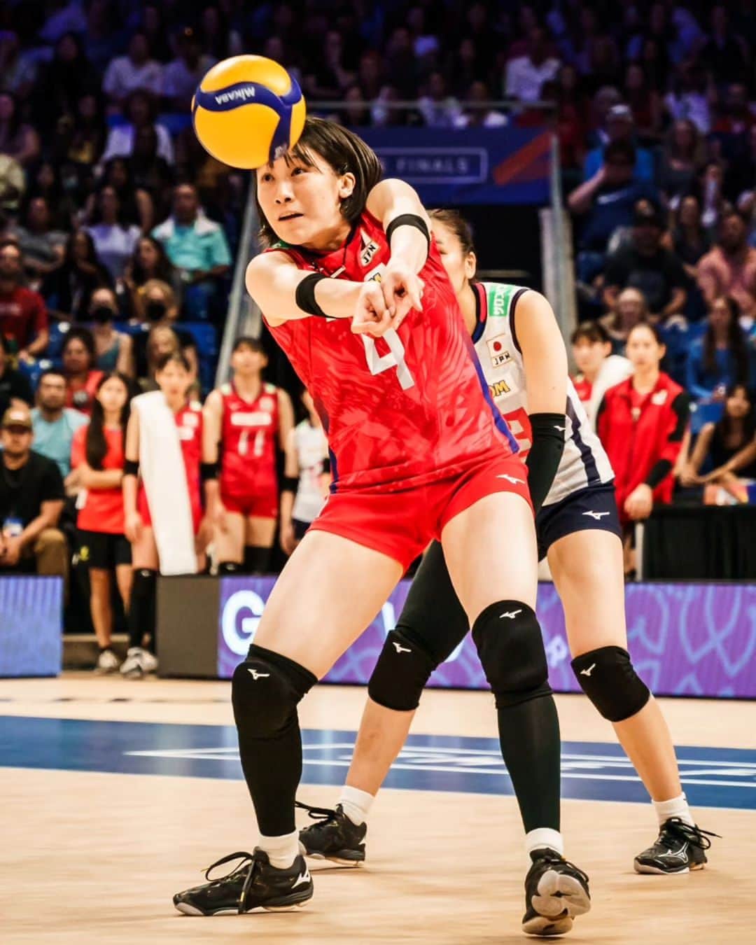 のインスタグラム：「Mayu Ishikawa 🇯🇵  The outside hitter & Japan 🇯🇵 will compete in the Paris Qualification from Sep 16-24.  🏆 2 winners will earn spots in #Paris2024.  ⏰ Schedule: LINK IN BIO  📺 Matches will be on VB.TV.  🏐 #CloserToParis #Volleyball」