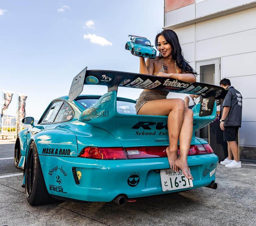長谷川史歩理のインスタグラム：「⁡ RWB Porsche × pandora   @fuelfest_japan_ “RWB”×@pandora.rc.japan ⁡ photo @kphan.jp thx  ⁡ #fuelfest #fuelfestjapan #fuelfestjapan2023  #rauhweltbegriff #rwb #rwb993 #rauhwelt #porsche #porsche993 #porsche #rccar #modelcar #rcbody #rcbodyshell #pandorarc #carmodel」