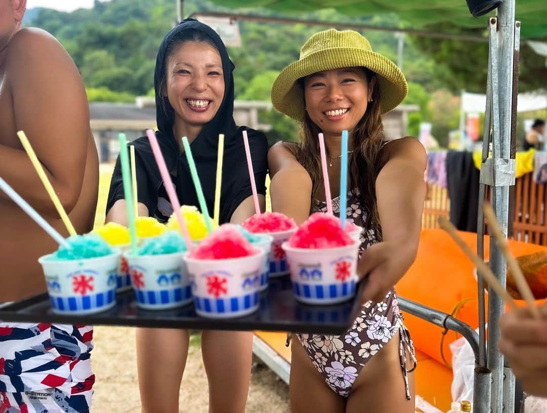 大下瞳美さんのインスタグラム写真 - (大下瞳美Instagram)「surYOGA夏休み🌞🌟  #夏休み #海の家  #海のある生活  #bbq  #summertime  #suryoga #yogainstructor  #yogastudio」8月12日 8時21分 - hitomiooshita