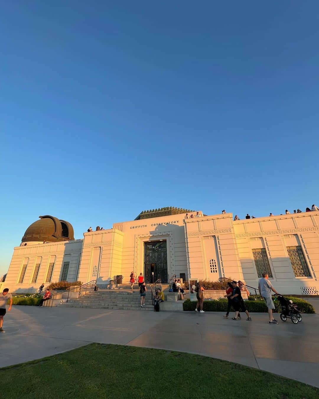 大出千尋さんのインスタグラム写真 - (大出千尋Instagram)「Griffith Observatory🌏🌕🌙  高い場所から見るハリウッドサインは迫力満点✨ . #グリフィス天文台#GriffthObservatory#LaLaLand #losangeles#ロサンゼルス#ロサンゼルス旅行」8月12日 8時23分 - chihiro_1208_offi