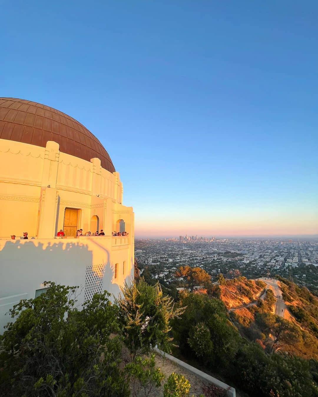 大出千尋のインスタグラム：「Griffith Observatory🌏🌕🌙  高い場所から見るハリウッドサインは迫力満点✨ . #グリフィス天文台#GriffthObservatory#LaLaLand #losangeles#ロサンゼルス#ロサンゼルス旅行」