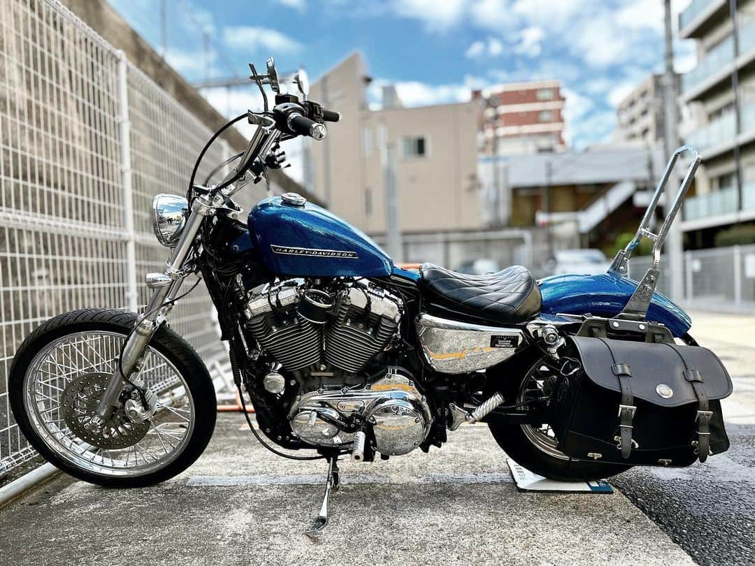 【air-GINZA】中村有佑のインスタグラム：「定位置  #xl1200v #xl1200v72 #xl1200 #72 #harleydavidson  #harleydavidsonsportster  #harleycustom  #sportster  #sportster72  #sportstergram  #chopper  #ハーレーダビッドソン  #ハーレー #スポーツスター #スポーツスター1200 #スポーツスター72 #ハーレーライフ  #ハーレー乗りと繋がりたい  #ハーレースポーツスター  #バイク好きな人と繋がりたい  #bike #motorbike  #motorcustom  #air池袋 #バイク美容師」