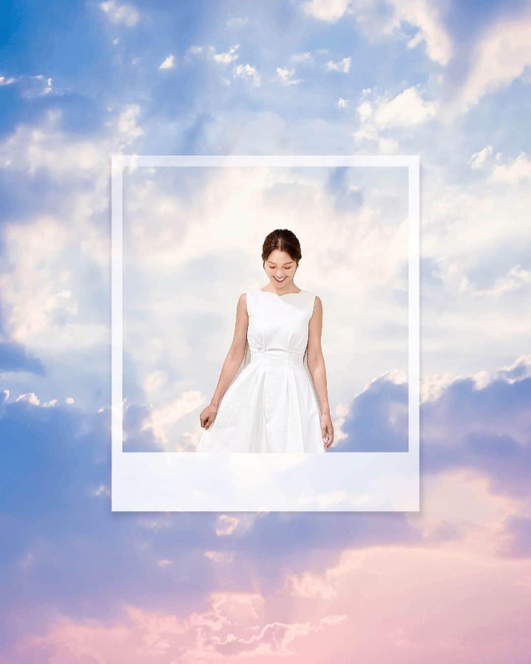 福田典子さんのインスタグラム写真 - (福田典子Instagram)「加工したくなる真っ白のワンピース♡  outfit #emiriawiz」8月12日 9時32分 - norikofukuda212