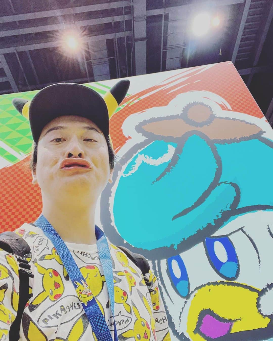 JP（ものまねタレント）さんのインスタグラム写真 - (JP（ものまねタレント）Instagram)「ポケモンWCS2023に行って参りました！ 皆様本当にありがとうございました😊 人生あと何回いけるかな、、、とにかく ポケモン知らない人にも絶対見て欲しい‼️  仕事のご依頼はインスタのDMでお問合せください。  Twitterアカウント→　#jpmaesaka Twitterアカウントポケモン→#jp_pkmn YouTubeチャンネル→#モノマネモンスターJP TikTok→#monomamejp #ポケモンすきな人と繋がりたい  #ポケモンWCS2023  #横浜 #pokemon  #ホゲータ #クワッス #ニャオハ #ものまね代行世代 #ワイドナショー #JPさん #松本人志 #浜田雅功 #ダウンタウン #ものまね芸人 #松本人志ものまね #研音 #川島明ものまね #ラヴィット #滋賀芸人 #農業高校出身 #すべらない話 #IPPONグランプリ #ダウンタウンDX #どどどどっとJP #おはスタポケモン部」8月12日 9時41分 - metamonjp
