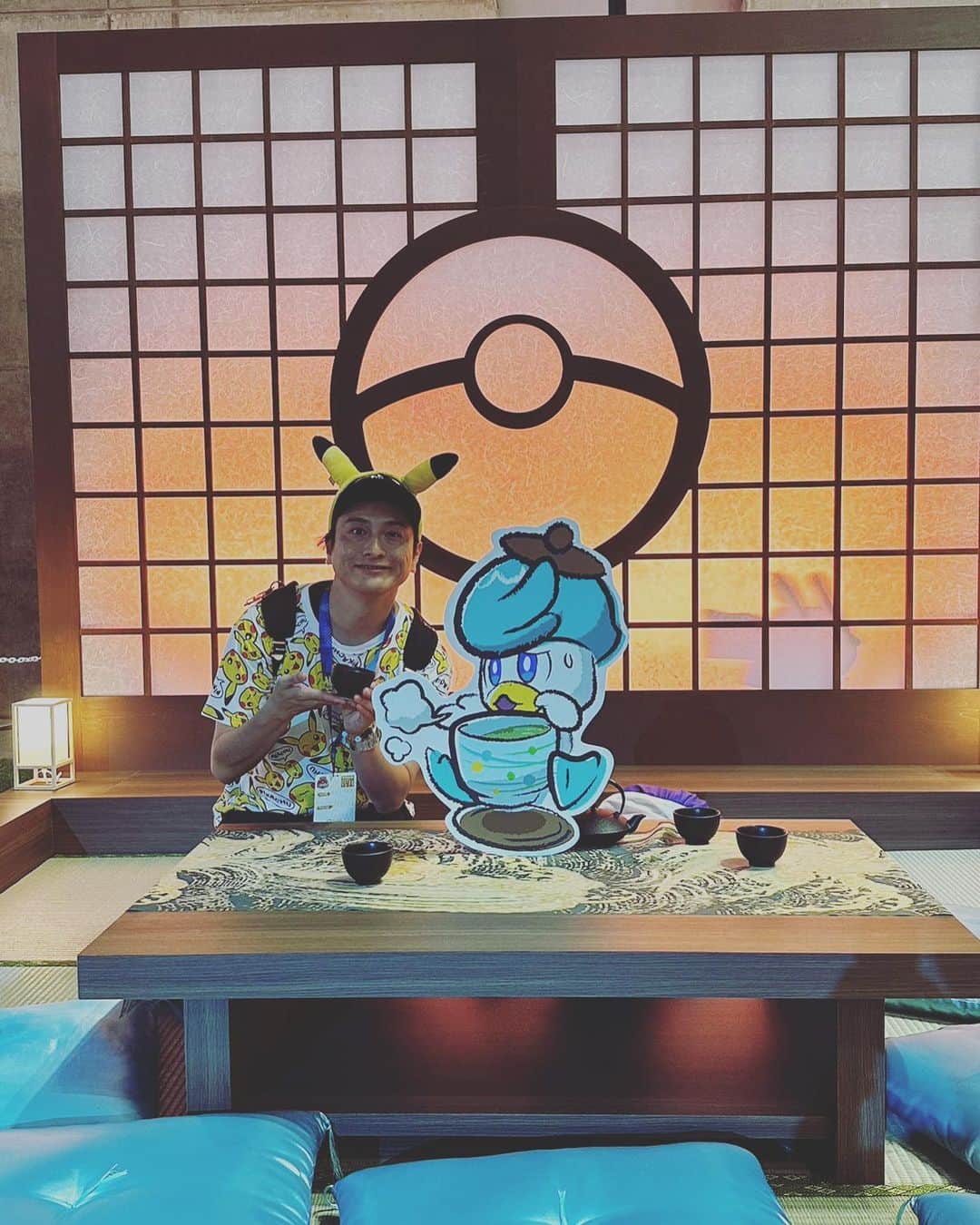 JP（ものまねタレント）さんのインスタグラム写真 - (JP（ものまねタレント）Instagram)「ポケモンWCS2023に行って参りました！ 皆様本当にありがとうございました😊 人生あと何回いけるかな、、、とにかく ポケモン知らない人にも絶対見て欲しい‼️  仕事のご依頼はインスタのDMでお問合せください。  Twitterアカウント→　#jpmaesaka Twitterアカウントポケモン→#jp_pkmn YouTubeチャンネル→#モノマネモンスターJP TikTok→#monomamejp #ポケモンすきな人と繋がりたい  #ポケモンWCS2023  #横浜 #pokemon  #ホゲータ #クワッス #ニャオハ #ものまね代行世代 #ワイドナショー #JPさん #松本人志 #浜田雅功 #ダウンタウン #ものまね芸人 #松本人志ものまね #研音 #川島明ものまね #ラヴィット #滋賀芸人 #農業高校出身 #すべらない話 #IPPONグランプリ #ダウンタウンDX #どどどどっとJP #おはスタポケモン部」8月12日 9時41分 - metamonjp