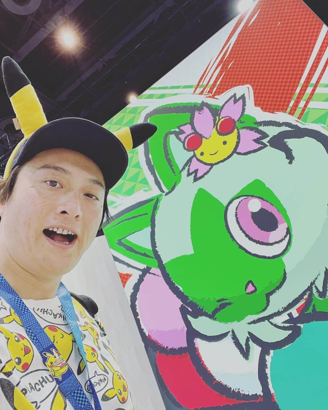 JP（ものまねタレント）さんのインスタグラム写真 - (JP（ものまねタレント）Instagram)「ポケモンWCS2023に行って参りました！ 皆様本当にありがとうございました😊 人生あと何回いけるかな、、、とにかく ポケモン知らない人にも絶対見て欲しい‼️  仕事のご依頼はインスタのDMでお問合せください。  Twitterアカウント→　#jpmaesaka Twitterアカウントポケモン→#jp_pkmn YouTubeチャンネル→#モノマネモンスターJP TikTok→#monomamejp #ポケモンすきな人と繋がりたい  #ポケモンWCS2023  #横浜 #pokemon  #ホゲータ #クワッス #ニャオハ #ものまね代行世代 #ワイドナショー #JPさん #松本人志 #浜田雅功 #ダウンタウン #ものまね芸人 #松本人志ものまね #研音 #川島明ものまね #ラヴィット #滋賀芸人 #農業高校出身 #すべらない話 #IPPONグランプリ #ダウンタウンDX #どどどどっとJP #おはスタポケモン部」8月12日 9時41分 - metamonjp
