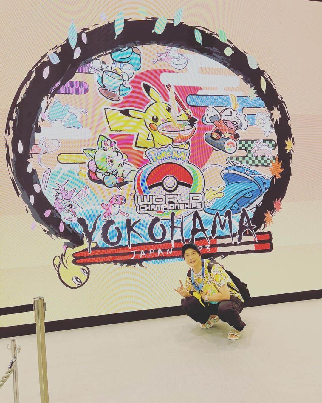 JP（ものまねタレント）さんのインスタグラム写真 - (JP（ものまねタレント）Instagram)「ポケモンWCS2023に行って参りました！ 皆様本当にありがとうございました😊 人生あと何回いけるかな、、、とにかく ポケモン知らない人にも絶対見て欲しい‼️  仕事のご依頼はインスタのDMでお問合せください。  Twitterアカウント→　#jpmaesaka Twitterアカウントポケモン→#jp_pkmn YouTubeチャンネル→#モノマネモンスターJP TikTok→#monomamejp #ポケモンすきな人と繋がりたい  #ポケモンWCS2023  #横浜 #pokemon  #ホゲータ #クワッス #ニャオハ #ものまね代行世代 #ワイドナショー #JPさん #松本人志 #浜田雅功 #ダウンタウン #ものまね芸人 #松本人志ものまね #研音 #川島明ものまね #ラヴィット #滋賀芸人 #農業高校出身 #すべらない話 #IPPONグランプリ #ダウンタウンDX #どどどどっとJP #おはスタポケモン部」8月12日 9時41分 - metamonjp