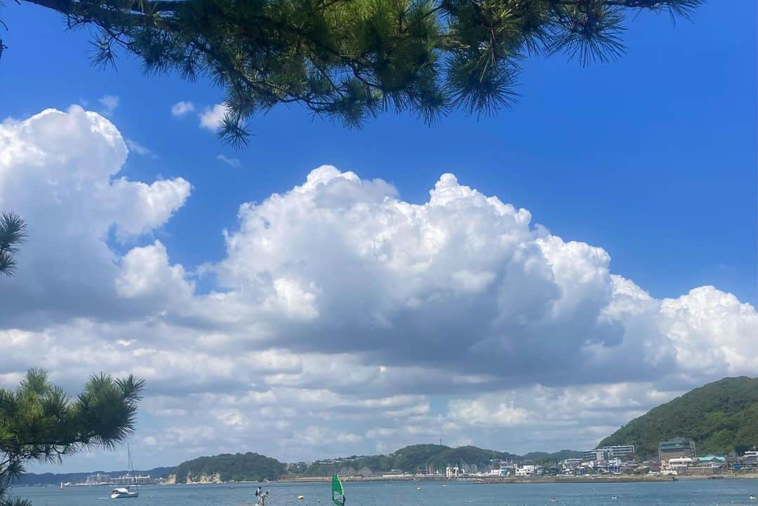 前野えまさんのインスタグラム写真 - (前野えまInstagram)「いつまでも夏を焼きつけて ・ ・ #夏の1ページ  #海のある風景  #夏の思い出  #世界でいちばん熱い夏   #summer  #summervacation #sea #beach #beachtime  #naturephotography  #girlportrait #actress #actor #girl #photography #portrait #japanesegirl #portraitphotography #daily_phot_jpn #japan_daytime_view」8月12日 9時43分 - maeno_ema