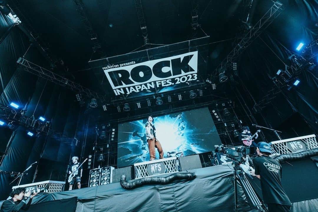 Hiroさんのインスタグラム写真 - (HiroInstagram)「ROCK IN JAPAN!!🇯🇵 最高に熱いフェスでした🔥🔥🔥 毎年やっぱりこの景色は忘れられないな。  photo by @nekoze_photo   #myfirststory #rockinjapan」8月12日 20時42分 - hiro_mfs_official