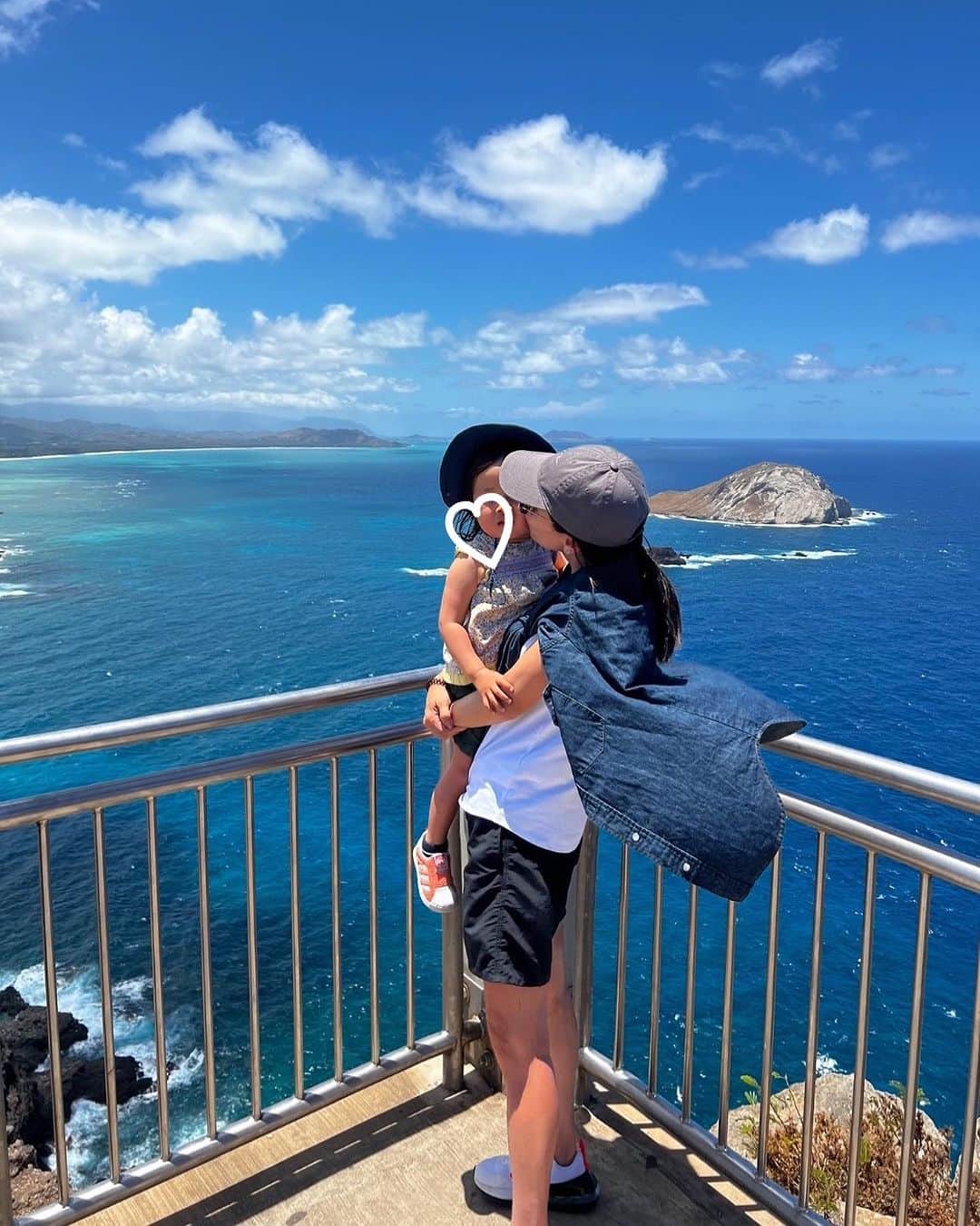 亀恭子のインスタグラム：「Hawaiiの青い空、海、ゆったりと流れる時間。  やっぱり最高。  次の旅計画が楽しみ☺︎  #2023summer #vacation #hawaii #relax」