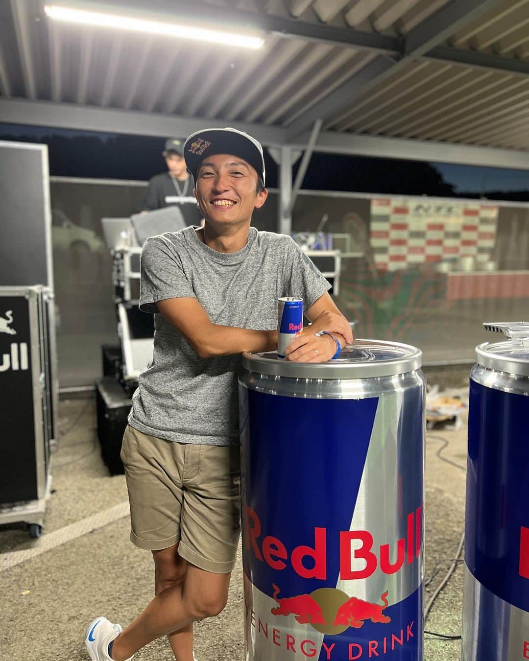 野尻智紀のインスタグラム：「24時間耐久レース🚗 夜は長い🌉🌉🌉  こっそり休憩中😊」