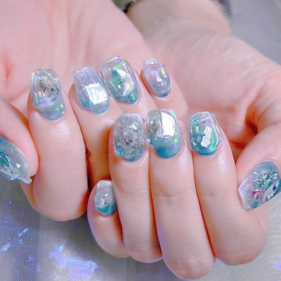 なかやまちえこさんのインスタグラム写真 - (なかやまちえこInstagram)「氷ネイル🧊⠀ ⠀ マイネイルと色違いのお揃いオーダーいただきました♡⠀ ⠀ #nail #nails #nailart #ネイル #美甲 #ネイルアート  #japanesenailart #manucure #japanesenails #manicurist #gelnails #أظافر #네일아트 #미용  #เพ้นท์เล็บ #artedeuñas #เพ้นท์เล็บเจล #ジェルネイルデザイン #ネイルデザイン #nagelkunst #氷ネイル #鉱石ネイル #宝石ネイル @aby_sharenail @kimacat_betty @pregel.jp」8月12日 19時19分 - chiekonakayama