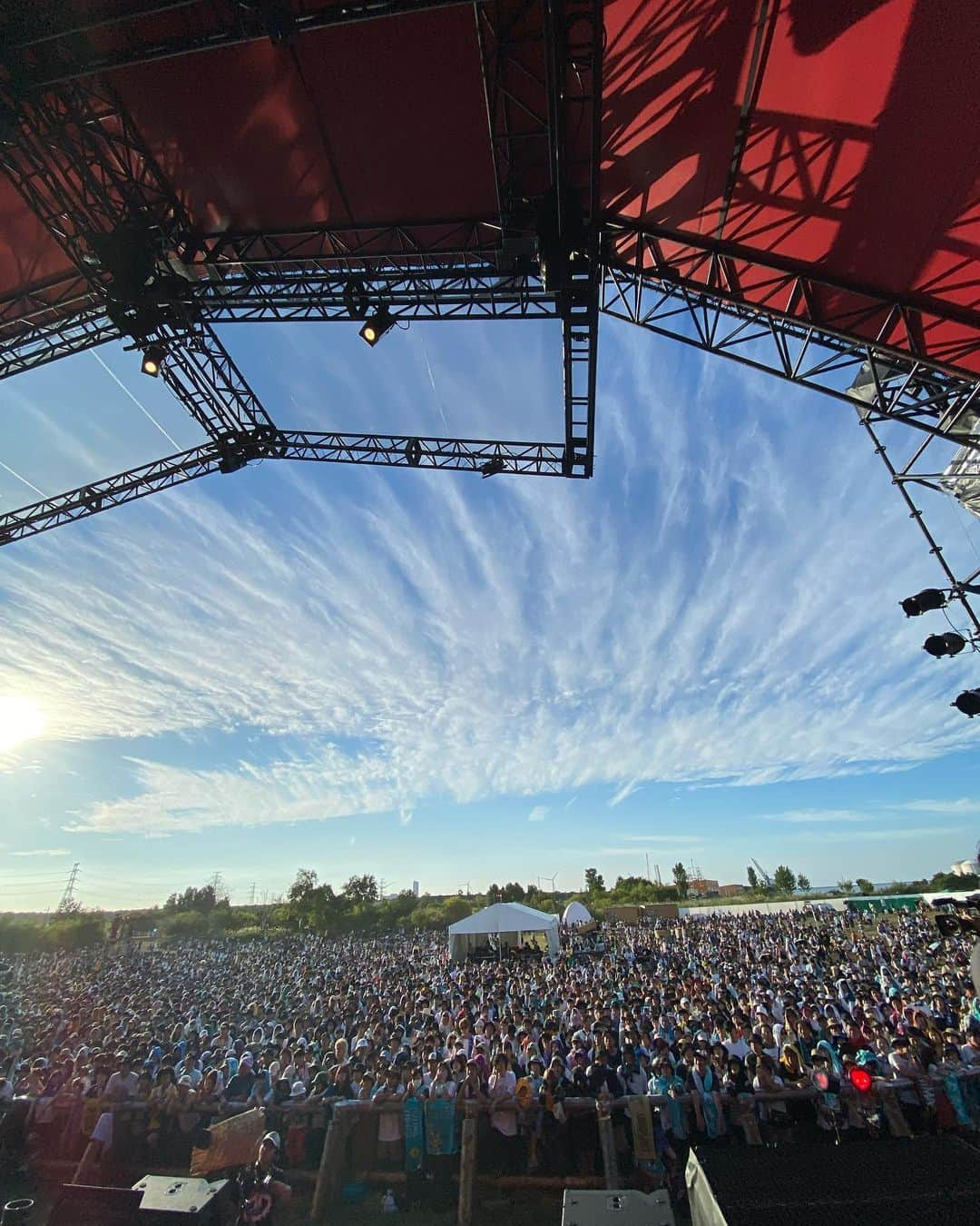 本間将人さんのインスタグラム写真 - (本間将人Instagram)「RISING SUN ROCK FESTIVAL 2023 in EZO スキマスイッチのサポートで出演してきましたー！！ すんんんんんんんんごかった！！ あのね、ほんとすんんんんごかったです。 お客さんの反応のダイレクトなことダイレクトなこと。皆さんの声も凄かったです。気持ち良く吹かせていただきました🎷 ありがとうございました😊  #スキマスイッチ #サックス #アルトサックス #sax #rsr」8月12日 19時30分 - paul_masato