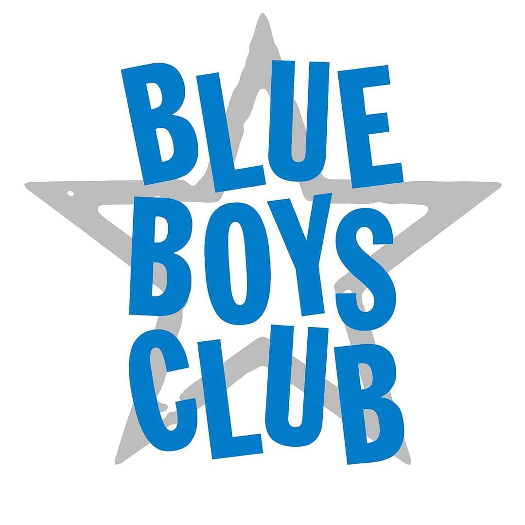 のインスタグラム：「今週月曜日にSpotifyのポッドキャスト番組『BLUE BOYS CLUB RADIO』の最新回とプレイリストをアップしました！毎回僕らの好きな音楽の中からテーマを決めてトークと選曲をしています。今回のテーマ『グラスゴー』です✨❄️パステルズやBMXバンディッツ、プライマルやティーンエイジ等を始め、70's末のオレンジジュース辺りから90'sのベルセバ、00'sのフランツ辺りまでの話を思い入れたっぷりにトークしました！プレイリストもぜひお聴き下さい✨KINKちゃんの最高です！！感想などぜひお聞かせ下さい🌈  詳細はこちらから↓ https://hidekikaji.net/post/724988169032007680/   #thisisblueboysclub #blueboysclub  #blueboysclubradio」