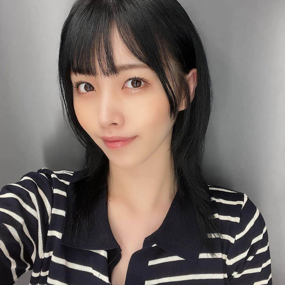 くるす蘭のインスタグラム：「黒に戻したよ〜💇‍♀ 1年続けてた赤が一瞬でいなくなりました( ^_^)/~~~  長いこと天才にお任せしてる‪(^.^)‬」