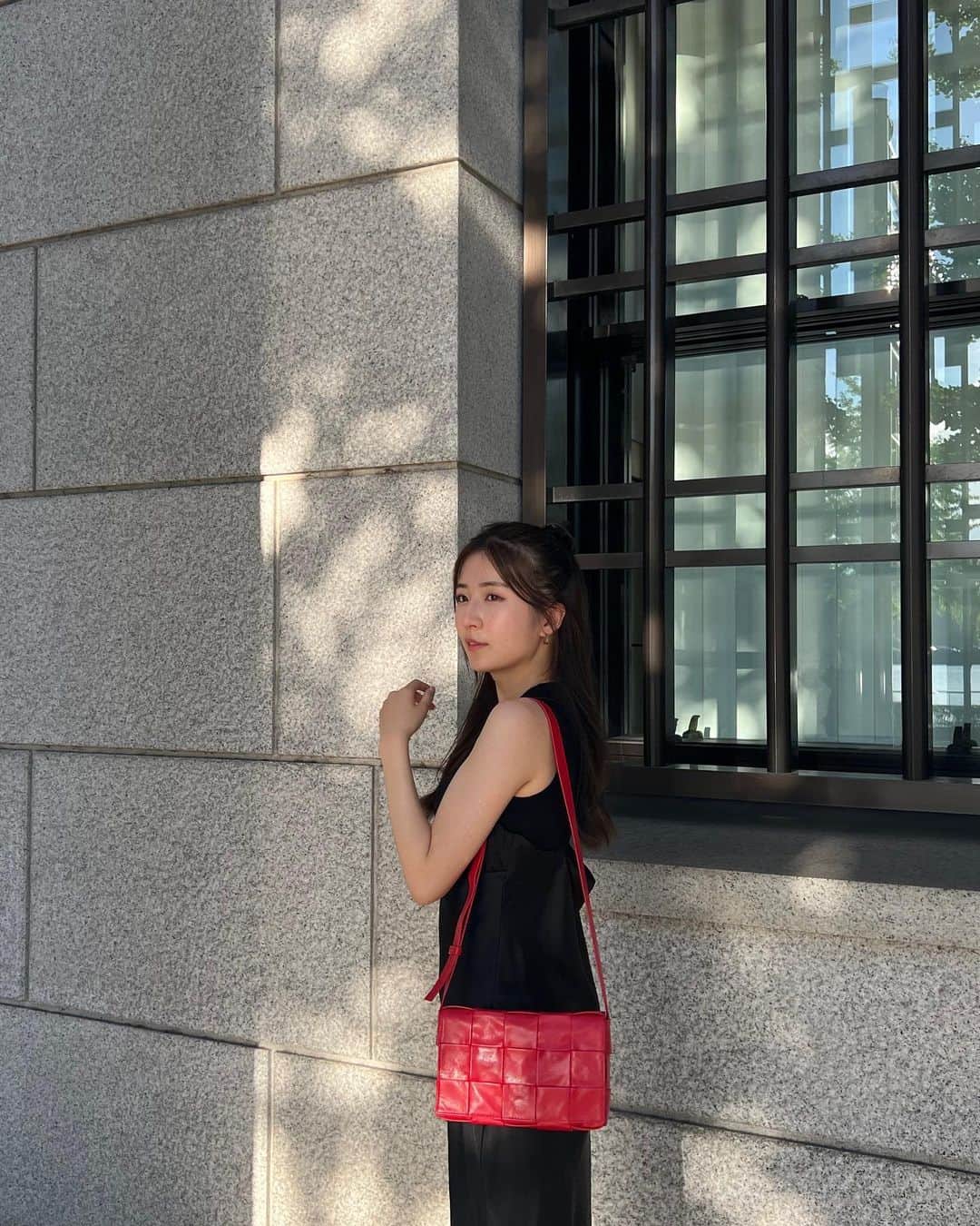 雨宮凜々子のインスタグラム：「少しラグジュアリーな日♡ 今年もランジェリーっぽい服が流行りそう😚 ノースリーブにノースリーブが可愛すぎませんかっ！  #ootd #fashion #夏コーデ #ワンピースコーデ #zara #デートコーデ #女子会コーデ」