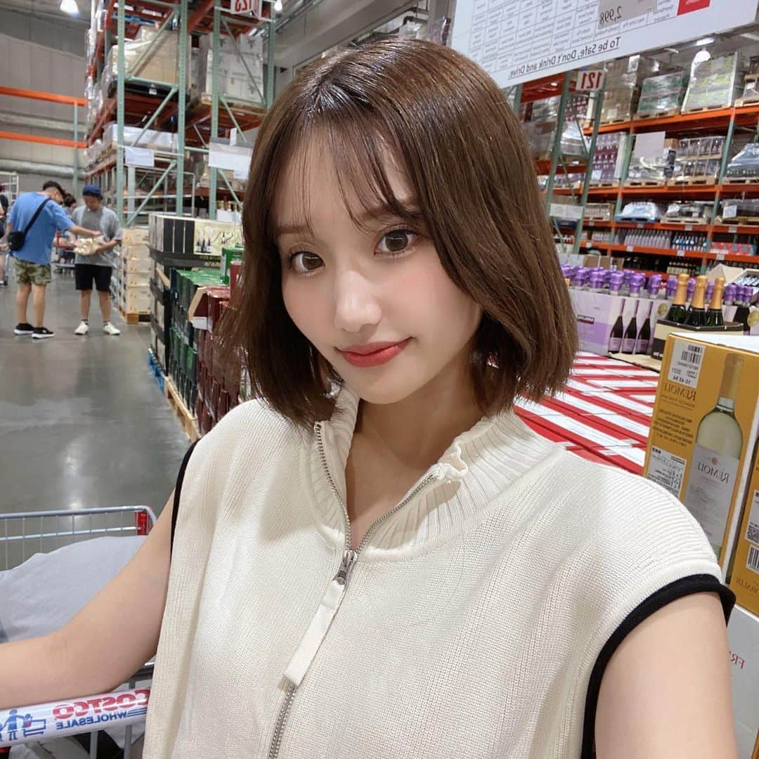 ELENAのインスタグラム：「. 🛒🤍 . #costoco #コストコ」