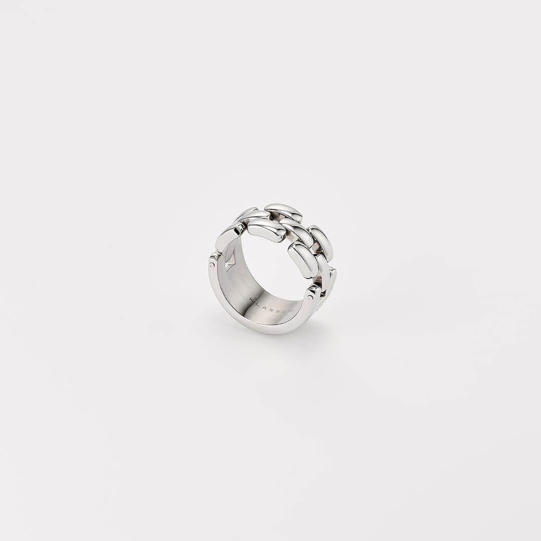 KLASSE14のインスタグラム：「New Duality Cushion Ring. #klasse14 #ordinarilyunique #ring #cushion #accessories」