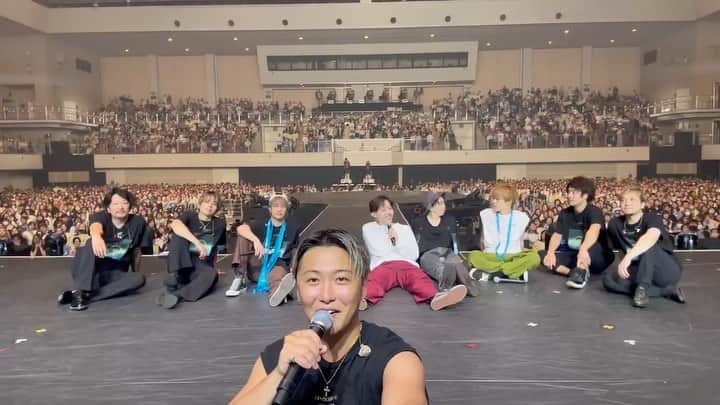 大野雄大のインスタグラム：「おはようこざいますっ！！  昨日は福岡公演初日 皆様ありがとうございました✨ 最高に楽しくて幸せな時間でした😆  今日も今日とて全力で楽しませていただこうと思います！！！！」